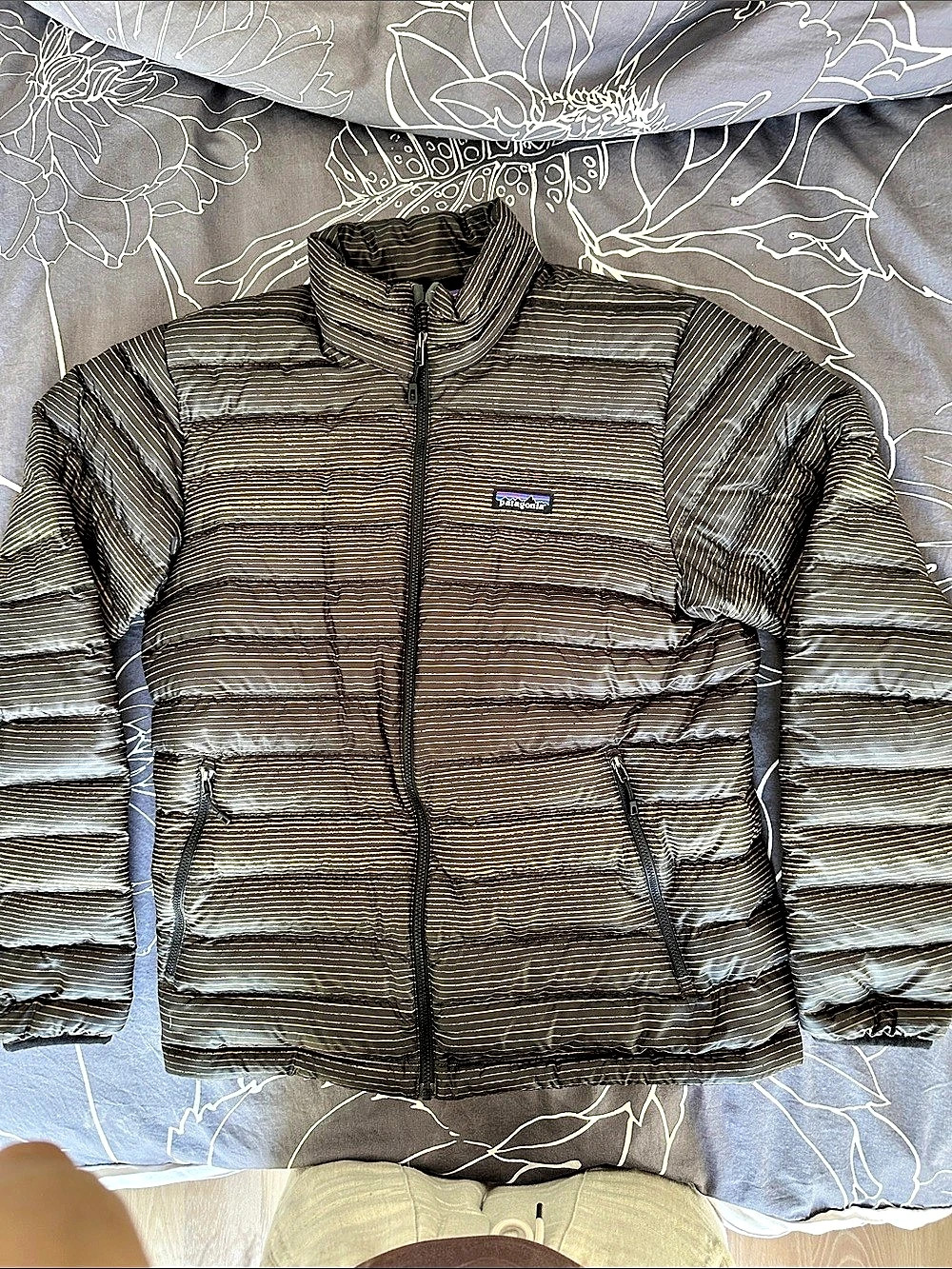 Patagonia Down Sweater Jacket Men's Striped Puffer Medium